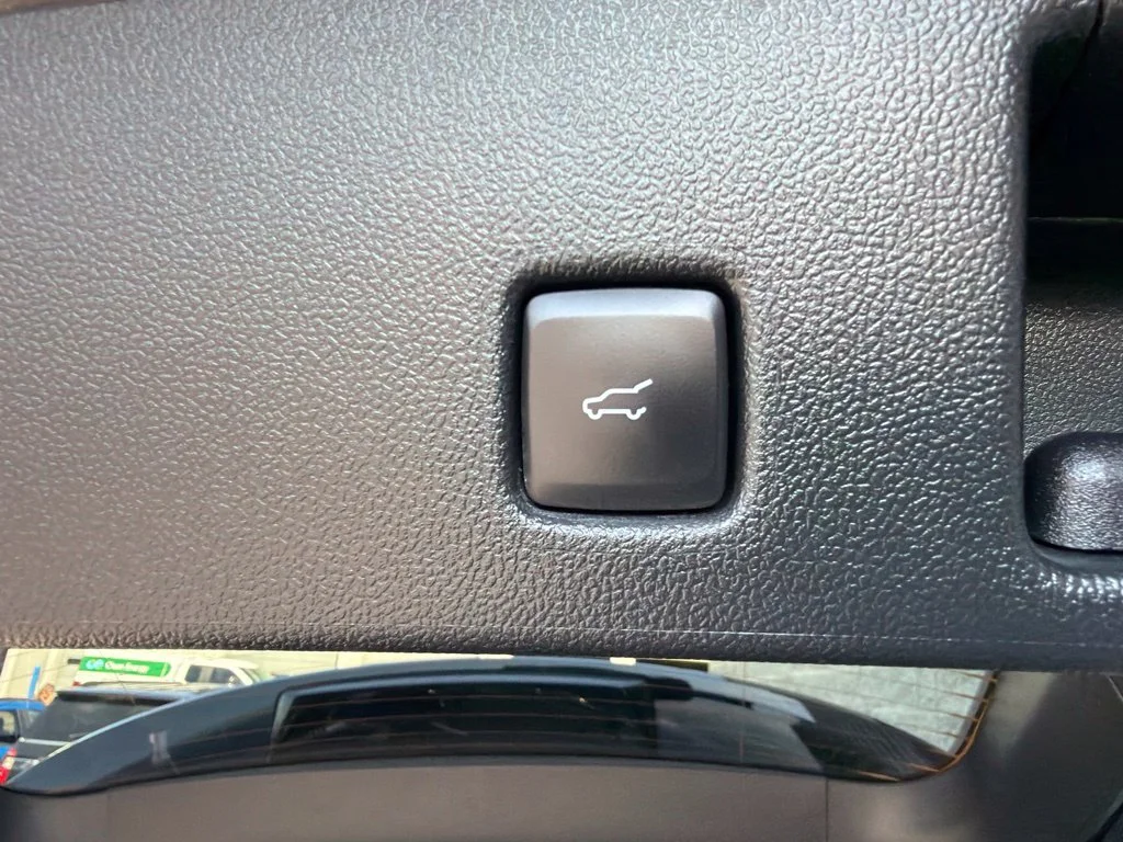 Used 2023 Agate Black Metallic Ford Active image 14