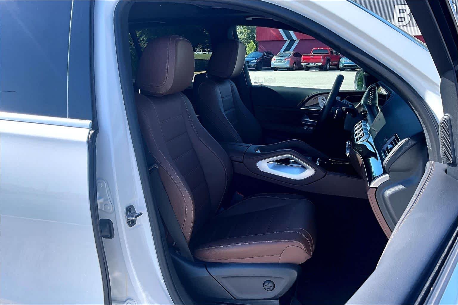 Certified Used 2025 MANUFAKTUR Moonlight White Metallic Mercedes-Benz GLE 450 image 9