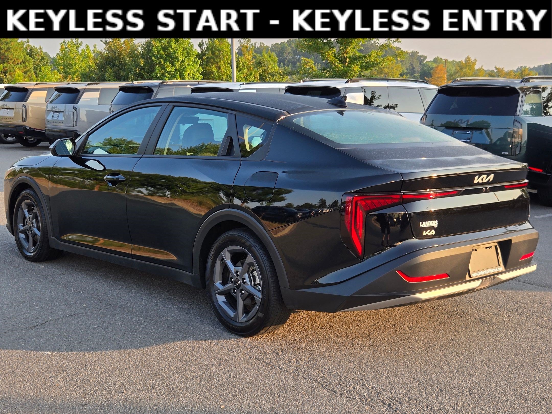 Used 2025 Aurora Black Pearl Kia LXS image 5