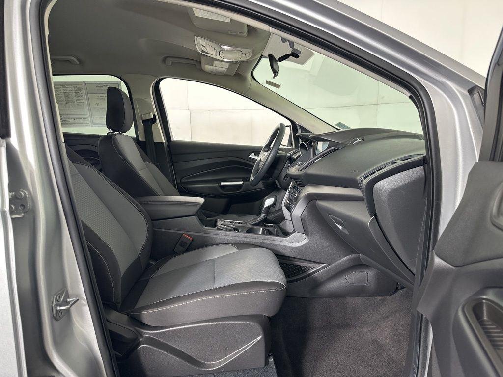 Used 2019 Ingot Silver Ford SE image 16