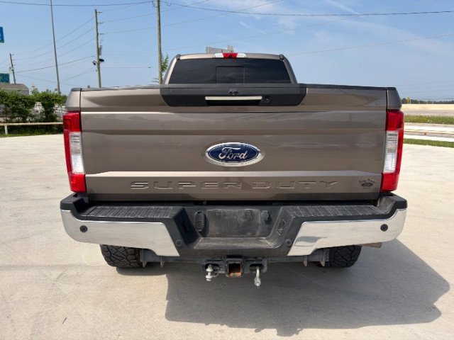 Used 2019 Gray Ford LARIAT image 4
