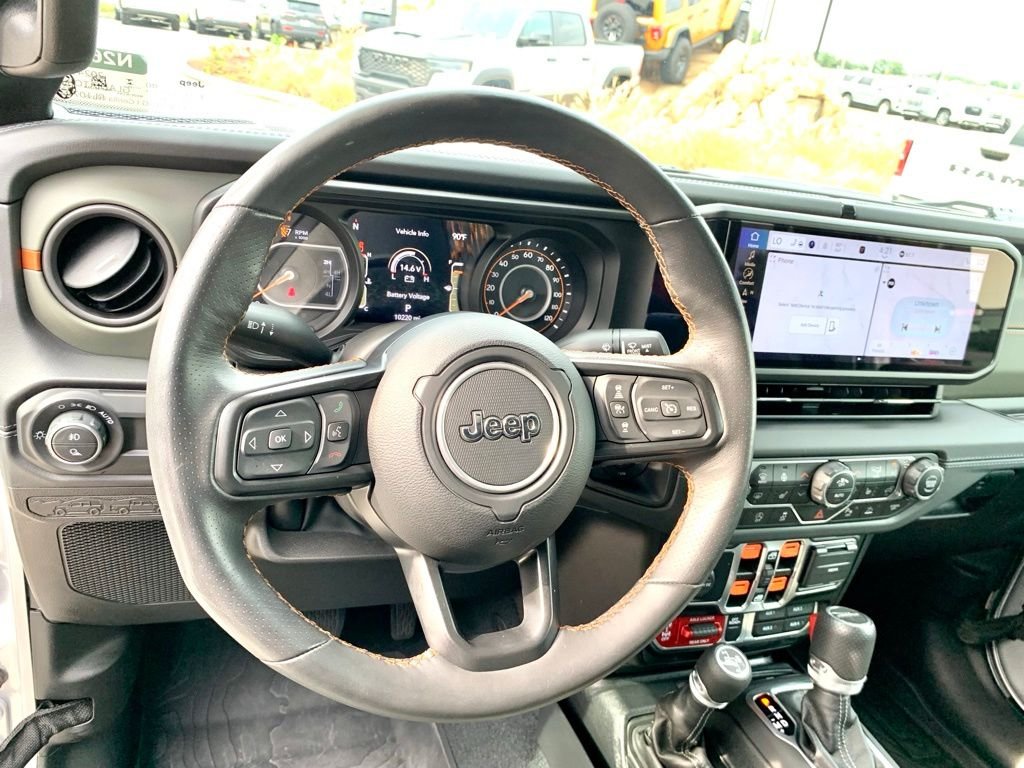 Used 2024 Silver Jeep Mojave image 30