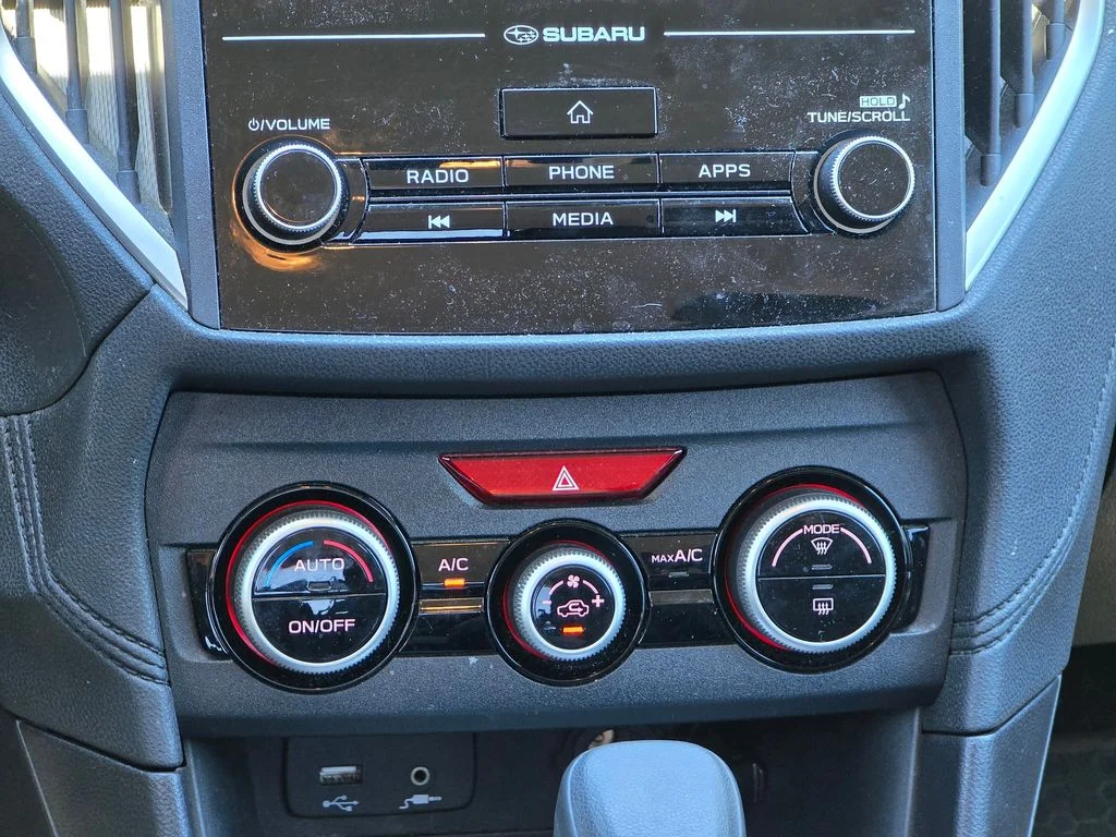 Used 2021 White Subaru Base image 18