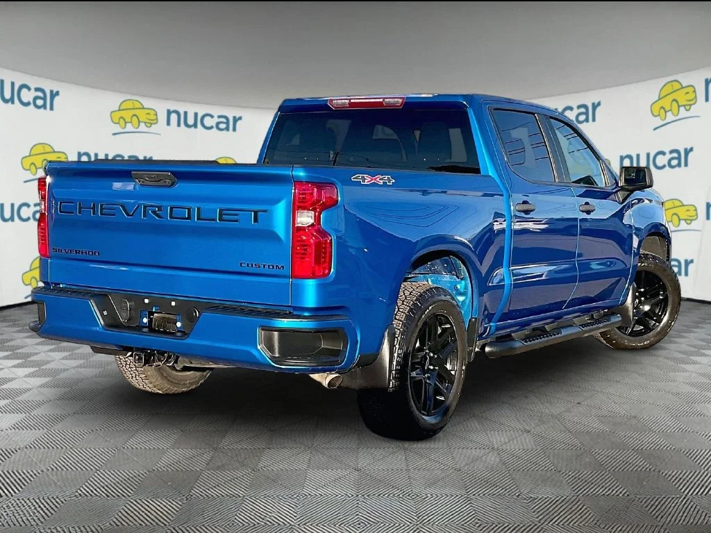 Used 2023 Blue Chevrolet Custom image 6