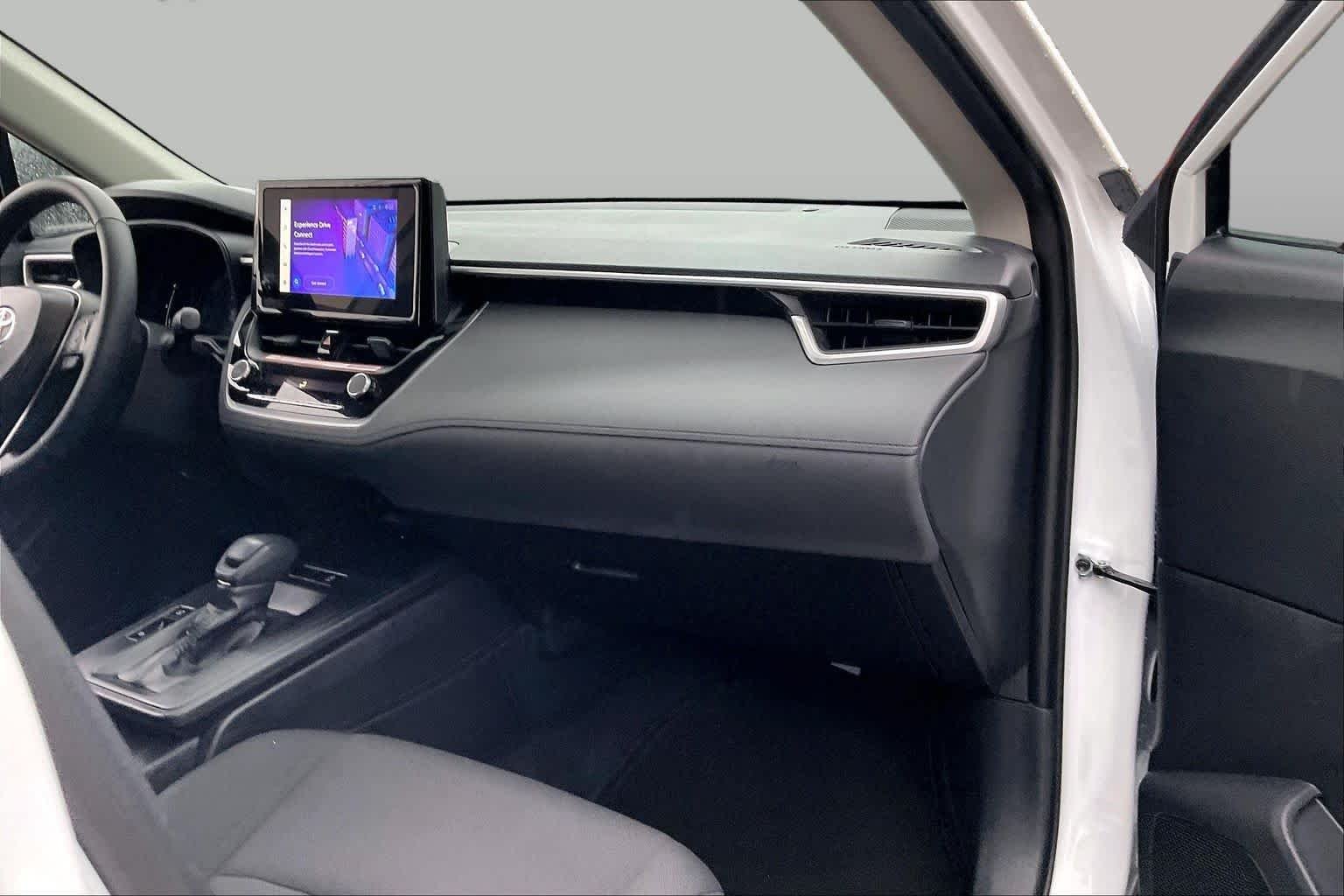 Used 2026 Wind Chill Pearl Toyota LE image 18