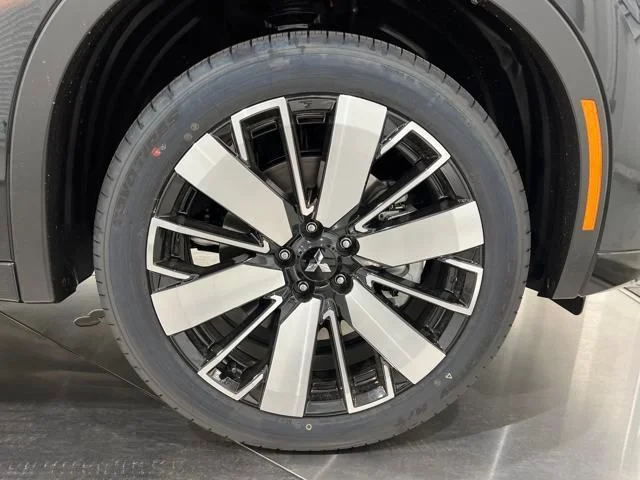 2025 Mitsubishi Outlander SEL Platinum Edition - Photo 23