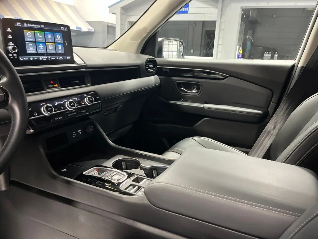 2025 Honda Pilot EX-L - Photo 14