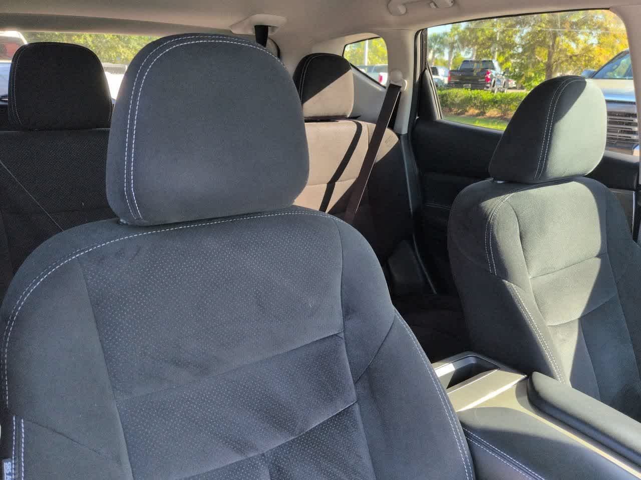 Used 2018 White Nissan S image 7