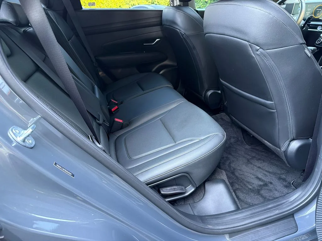 Used 2025 Gray Hyundai SEL Convenience image 15