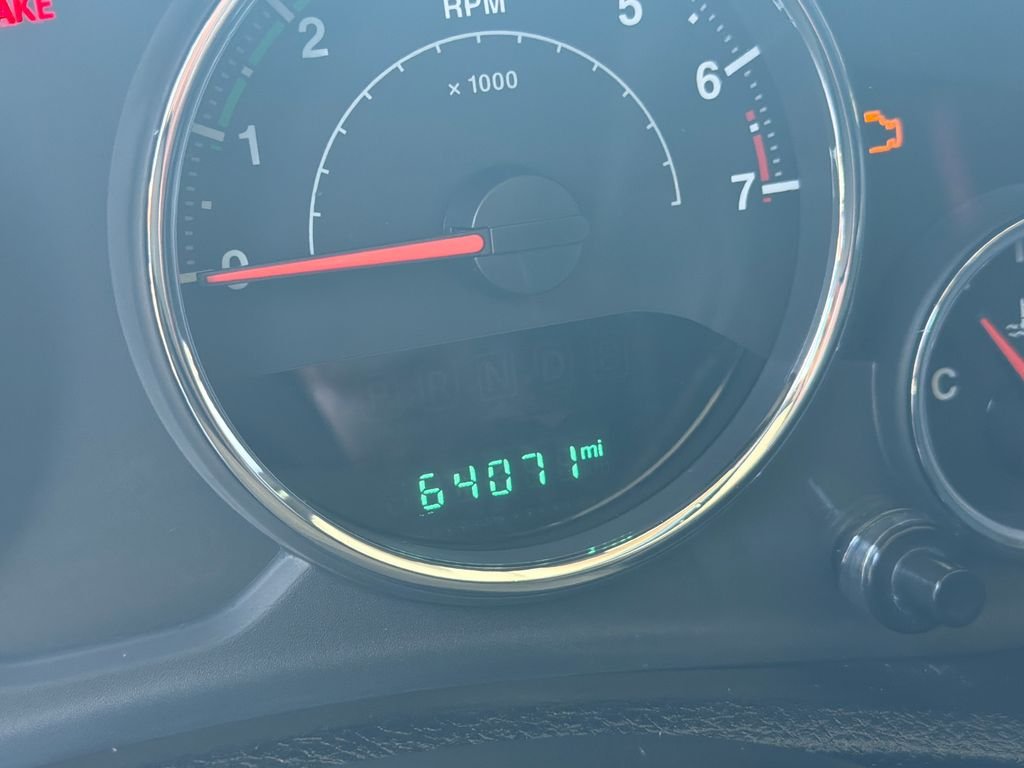 Used 2016 White Jeep Unlimited Sahara image 16