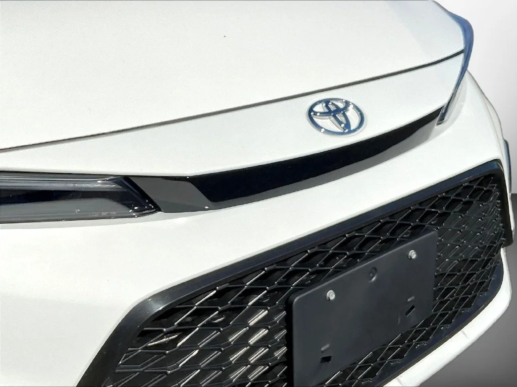 Used 2026 Ice Toyota SE image 33