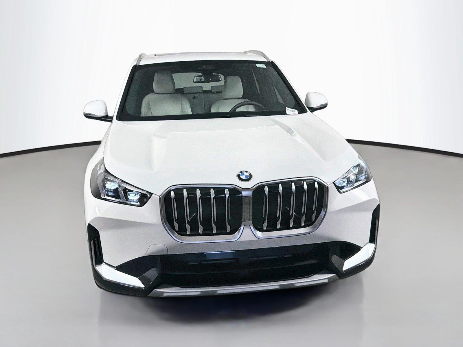 New 2026 Alpine White BMW xDrive28i image 2