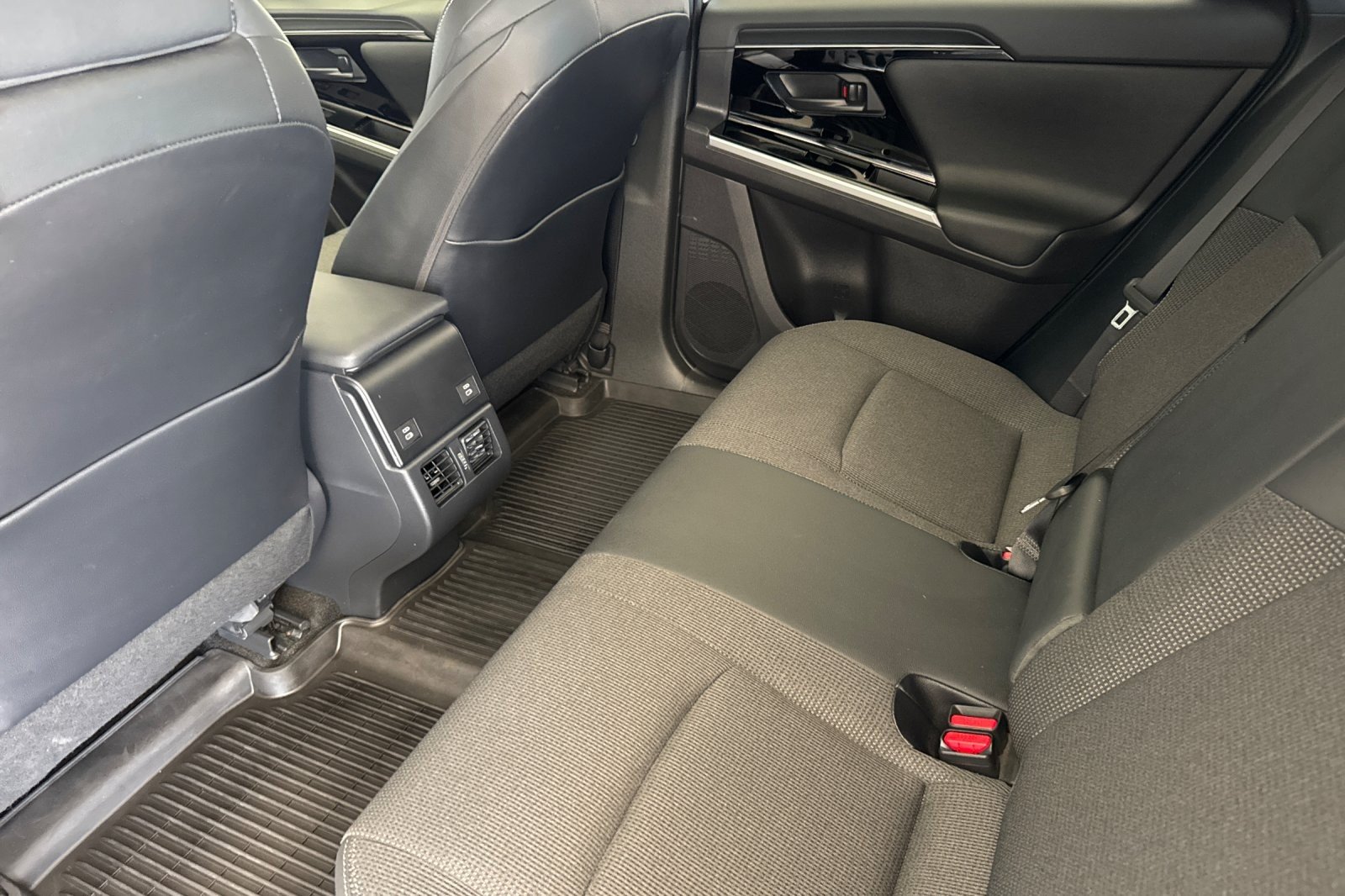 Certified Used 2024 Wind Chill Pearl Toyota XLE image 11