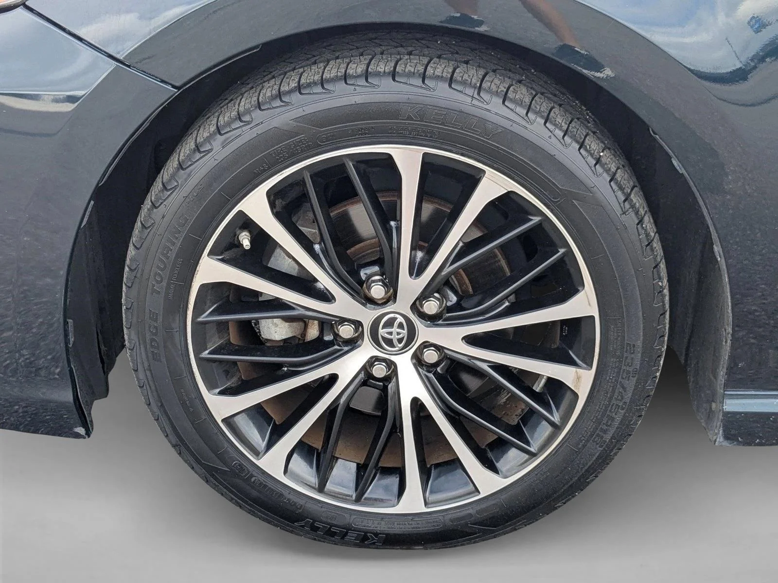 Used 2018 Galactic Aqua Mica Toyota SE image 21