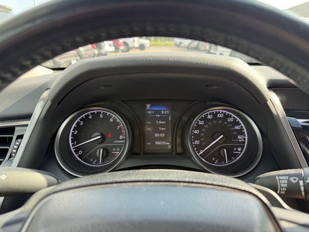Used 2022 Silver Toyota SE image 9