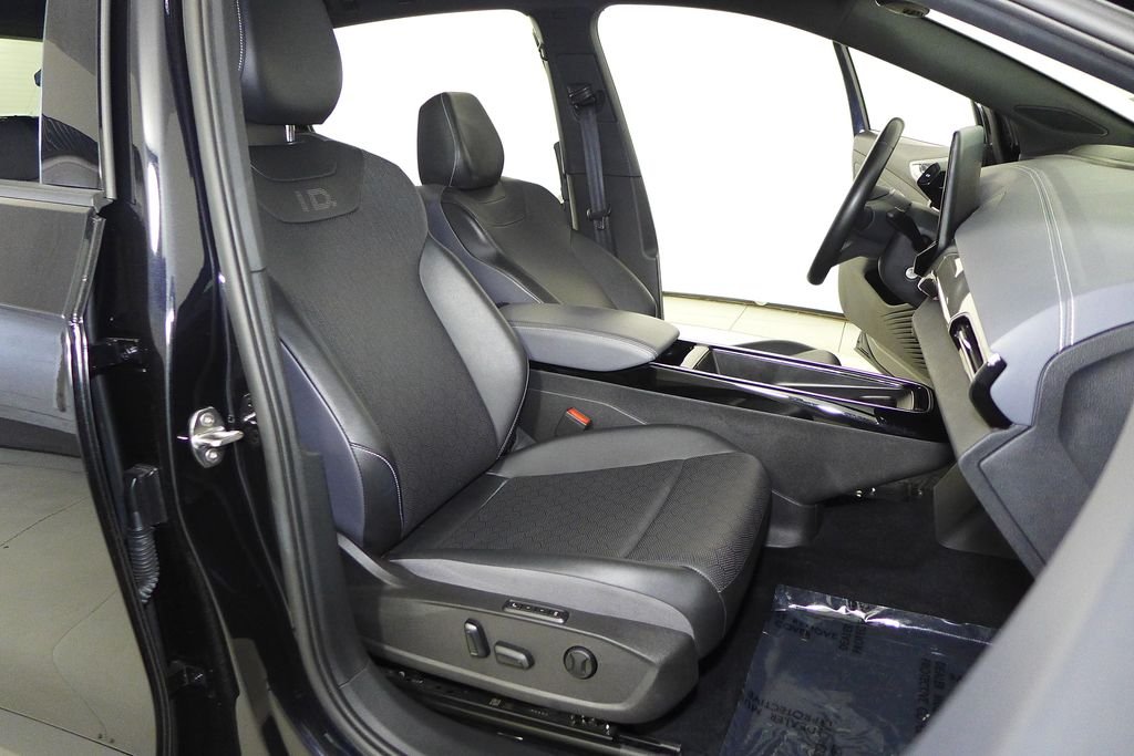 Certified Used 2023 Black Volkswagen Pro S image 19