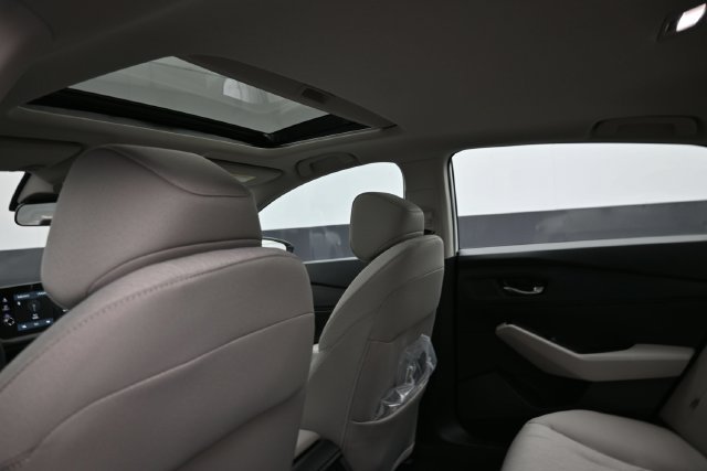 New 2026 Platinum White Pearl Honda SE image 12