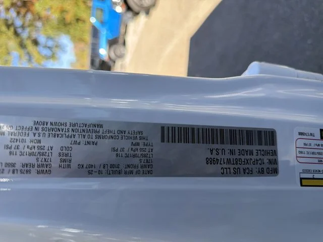 New 2026 Bright White Clear-Coat Exterior Paint Jeep Rubicon image 33