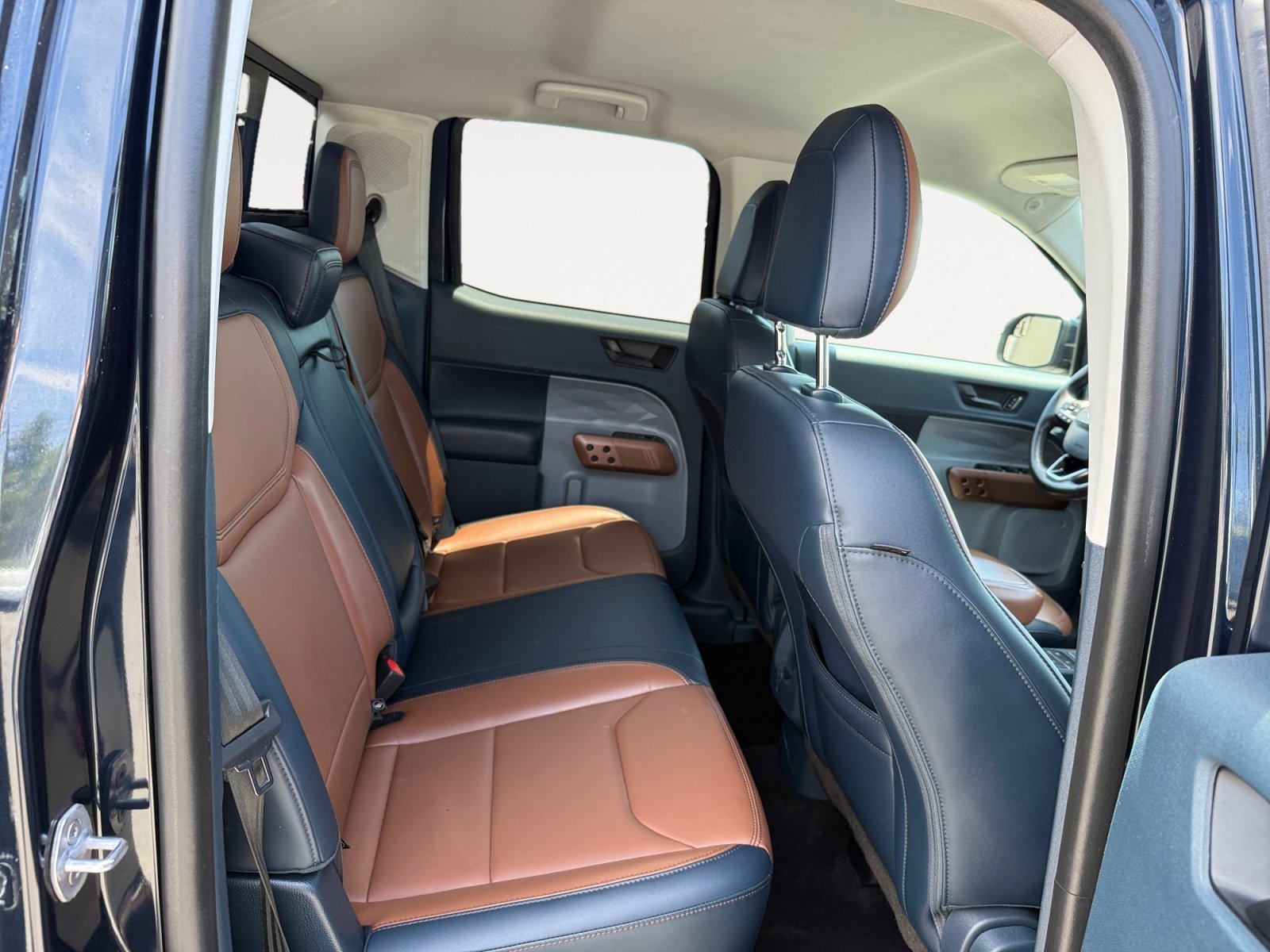 Used 2022 Blue Ford Lariat image 18