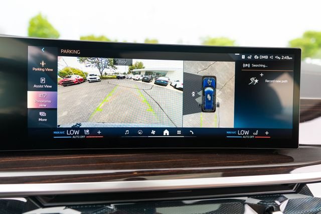 Certified Used 2027 Tanzanite Blue II Metallic BMW xDrive40i image 32