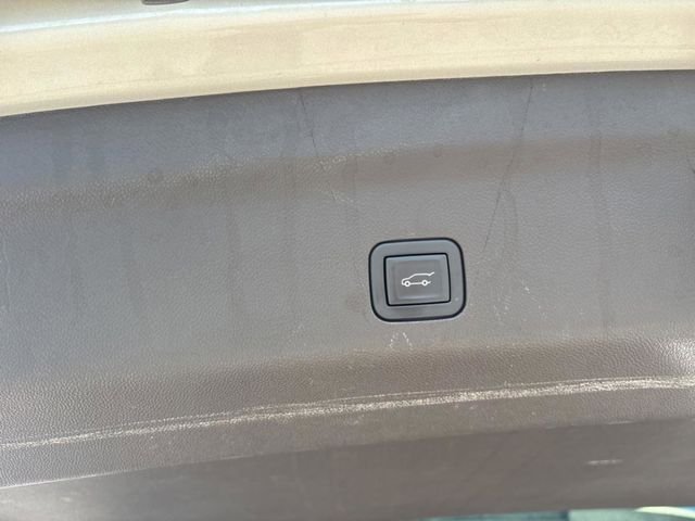 Used 2023 Beige GMC Denali image 29