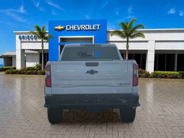 New 2026 Summit White Chevrolet ZR2 image 5