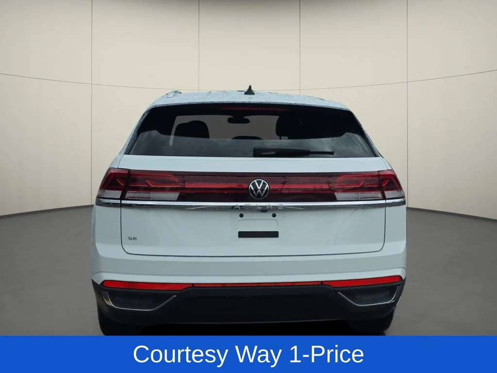 Used 2024 White Volkswagen 2.0T SE image 8