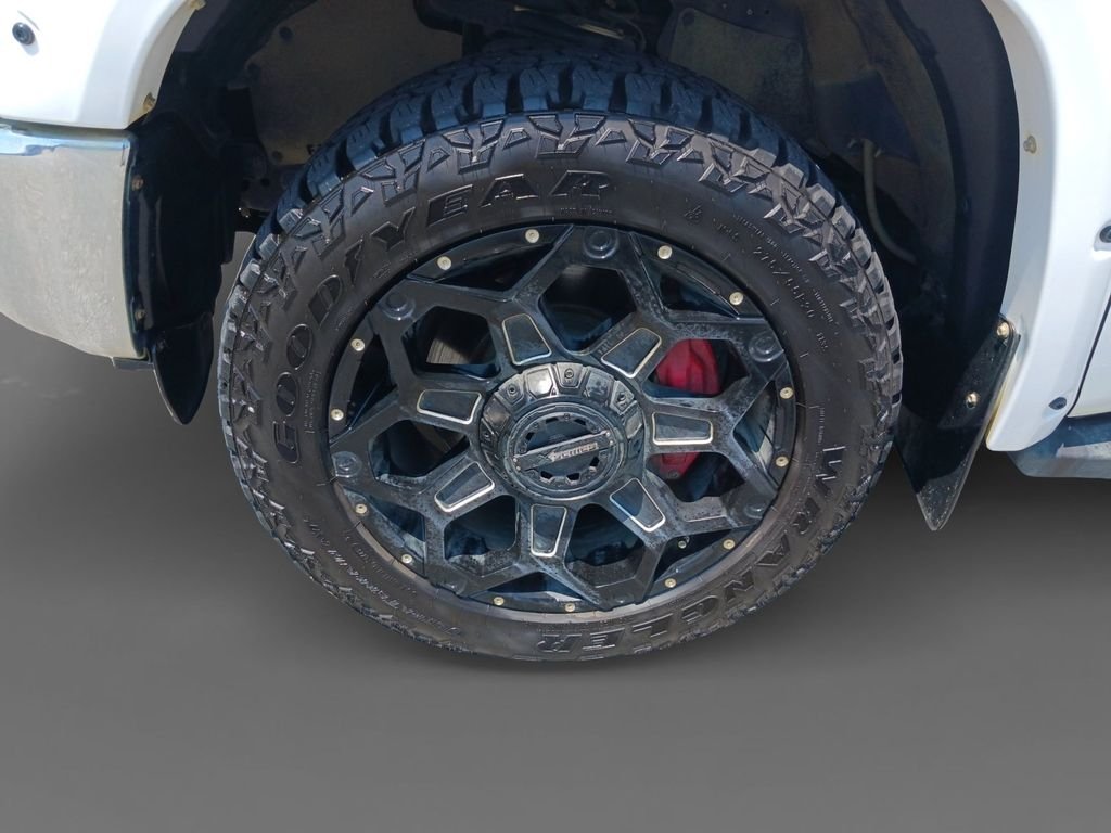 Used 2021 White Toyota SR5 image 14