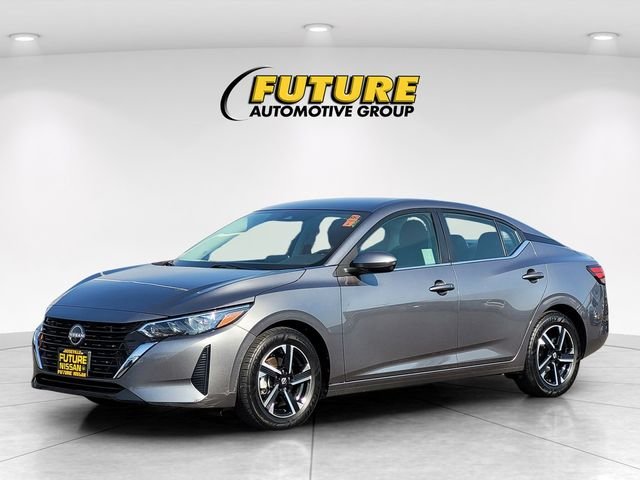 Used 2024 Gray Nissan SV image 5