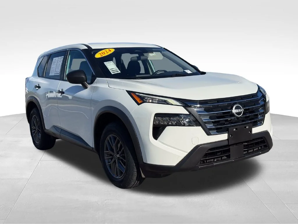 Used 2024 White Nissan S image 29