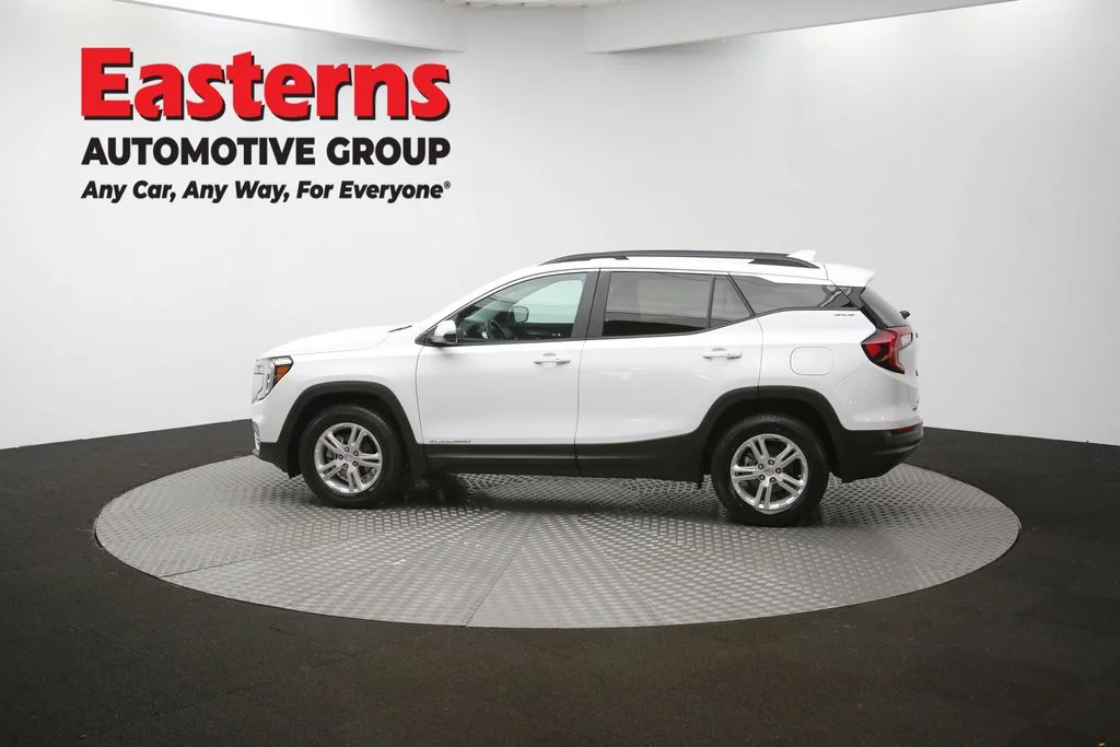 Used 2023 White GMC SLE image 58