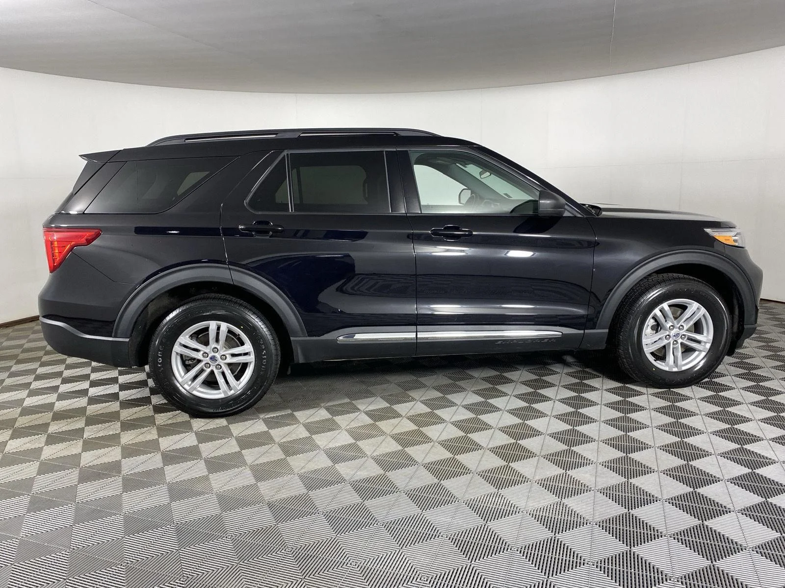 Used 2024 Agate Black Ford XLT image 11