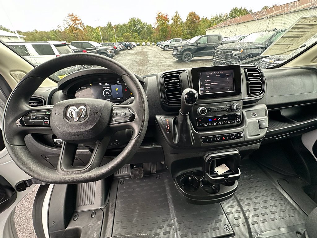 Used 2025 White Ram Base image 26