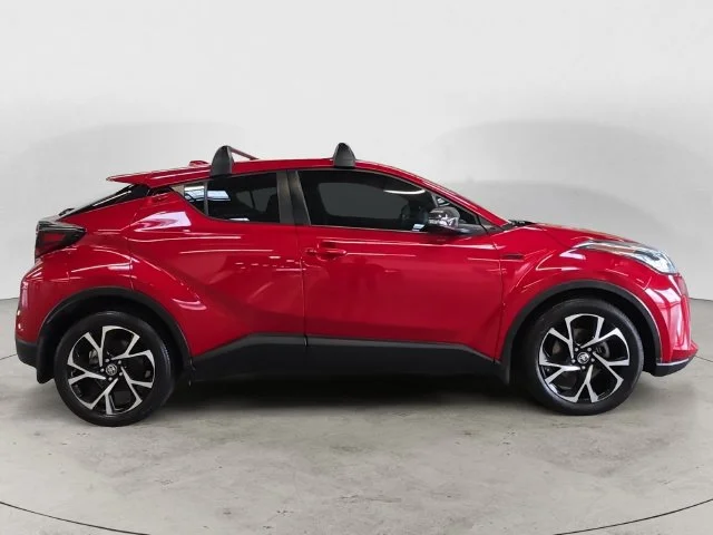 Used 2021 Red Toyota XLE image 4