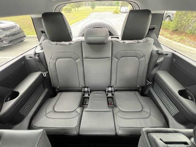 New 2026 Borasco Grey Land Rover X-Dynamic SE image 14