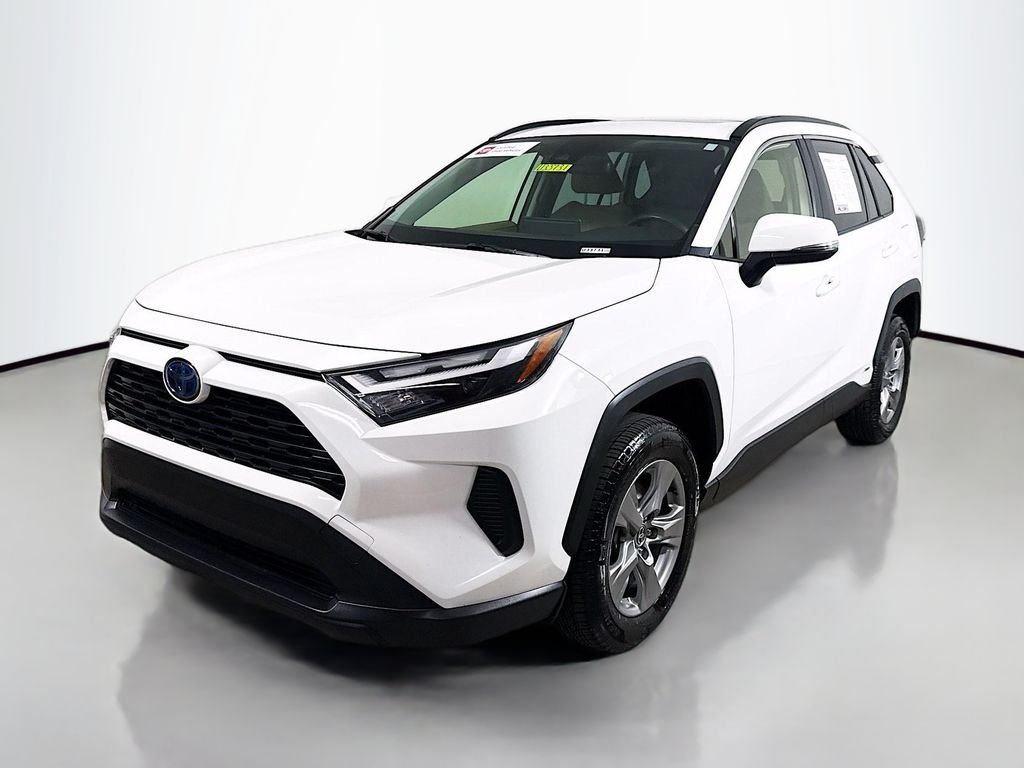 Used 2023 Ice Cap Toyota Hybrid XLE image 3