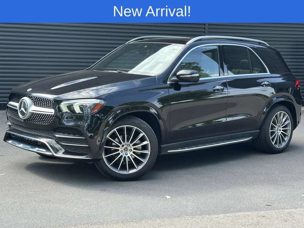 Used 2022 Black Mercedes-Benz 4MATIC® image 1