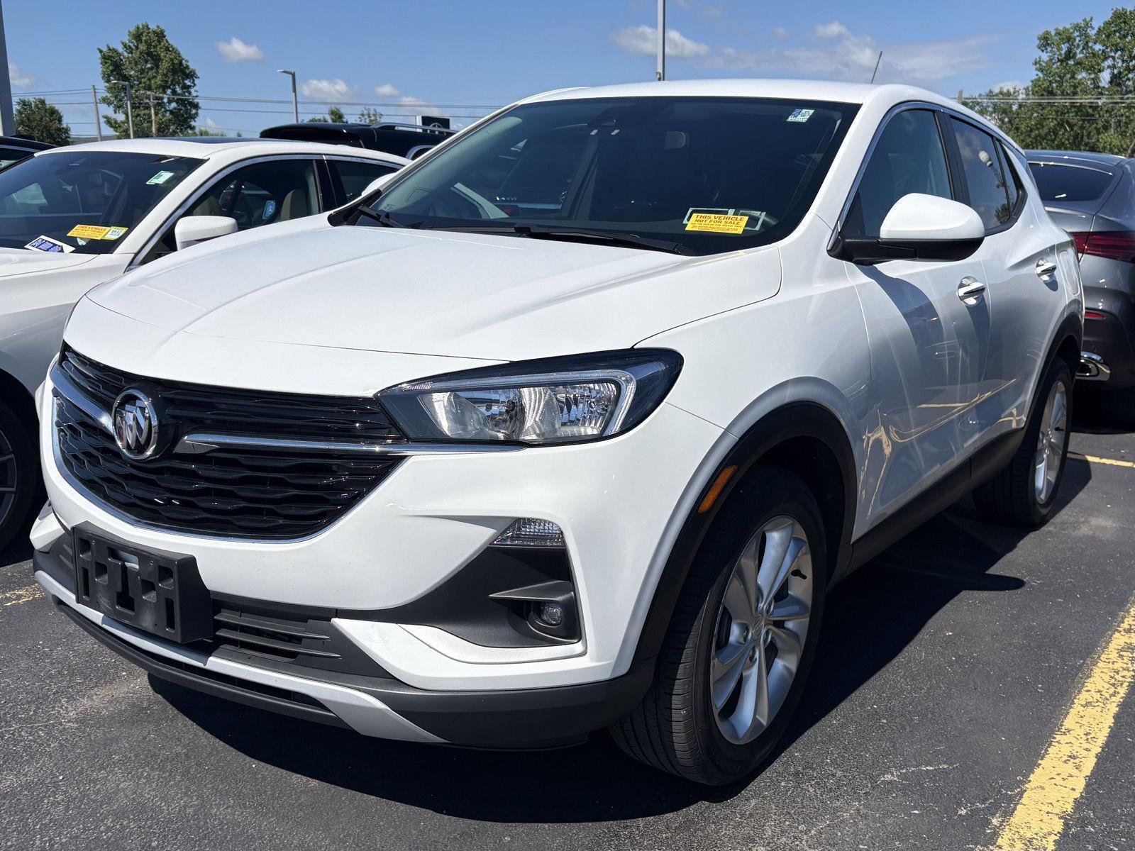 Used 2023 Summit White Buick Preferred image 3