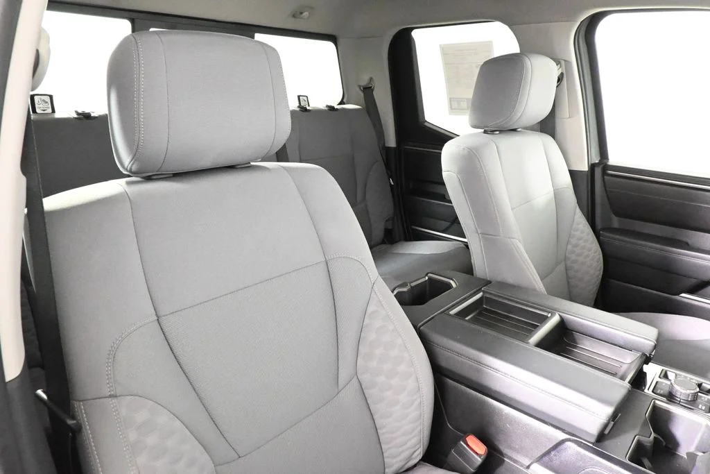 Used 2023  Toyota SR5 image 32