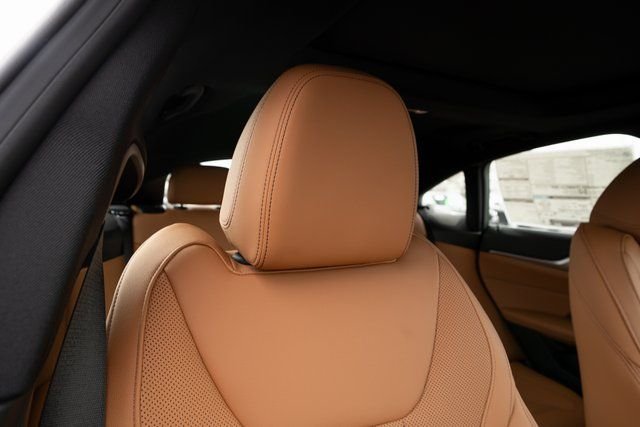 2025 BMW i4 40 - Photo 13