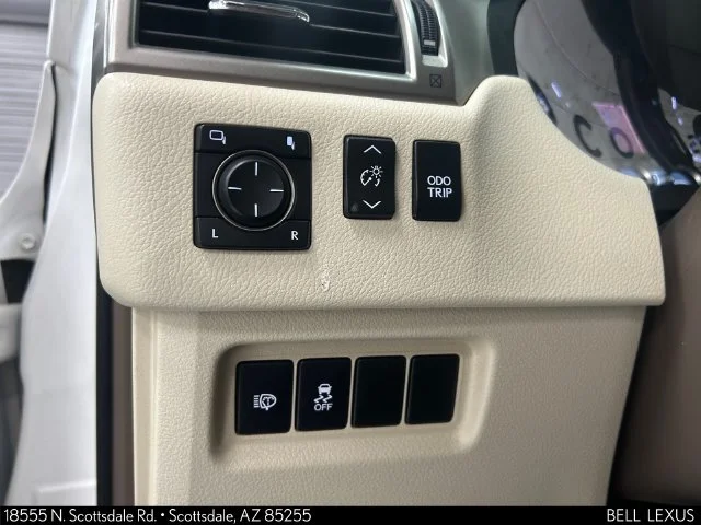 Used 2019  Lexus 460 image 33