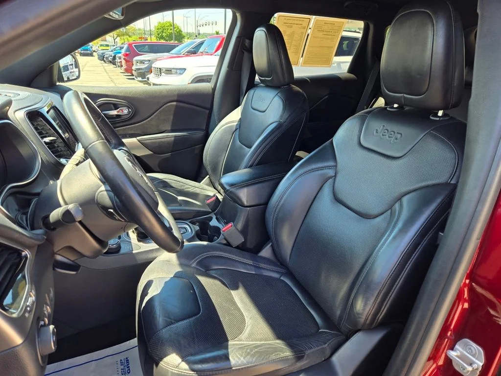Used 2019 Red Jeep Limited image 18
