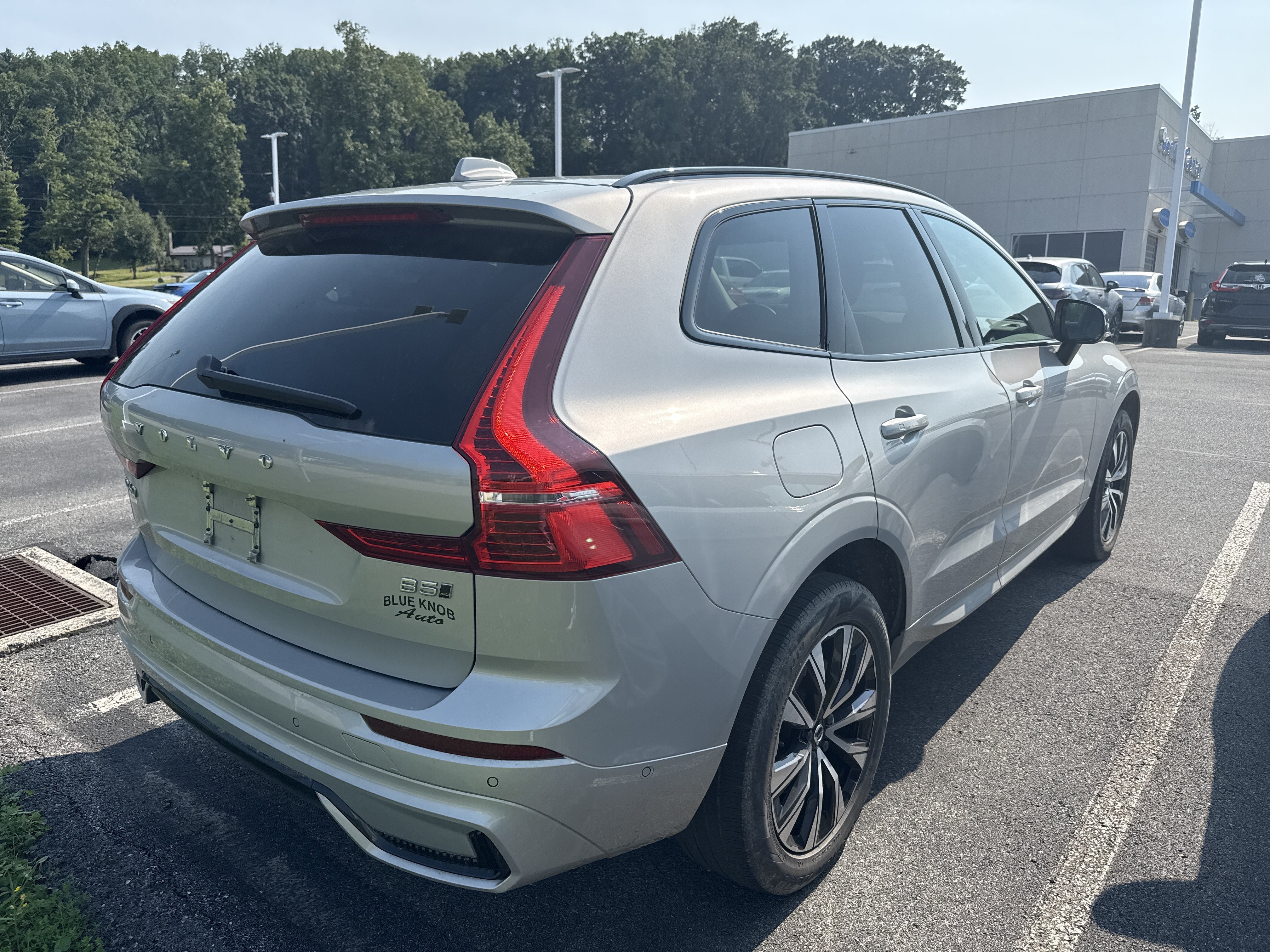 Used 2024 Silver Dawn Metallic Volvo Plus Dark Theme image 3