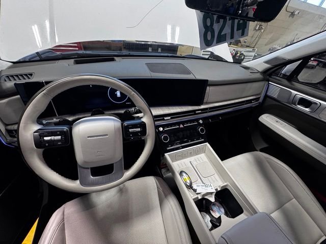 Used 2025 White Hyundai Calligraphy image 12