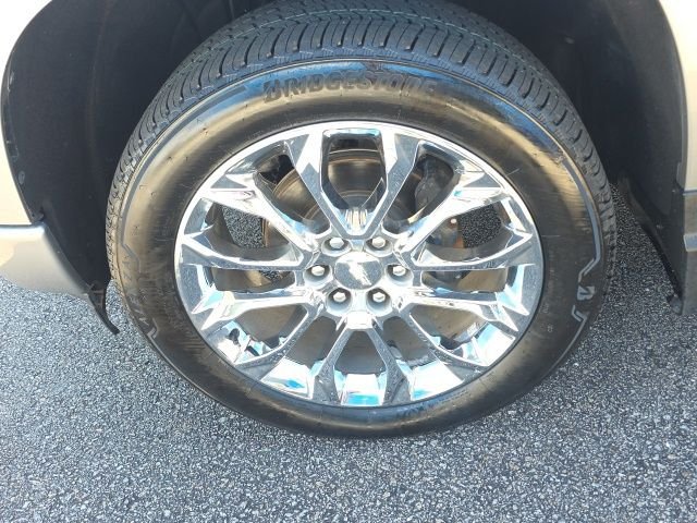 Used 2023 Gray Chevrolet High Country image 12