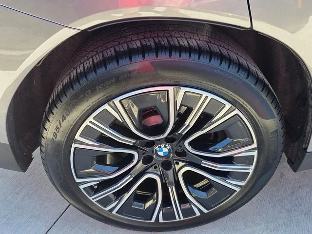 Used 2026 Skyscraper Grey Metallic BMW 30 xDrive image 9