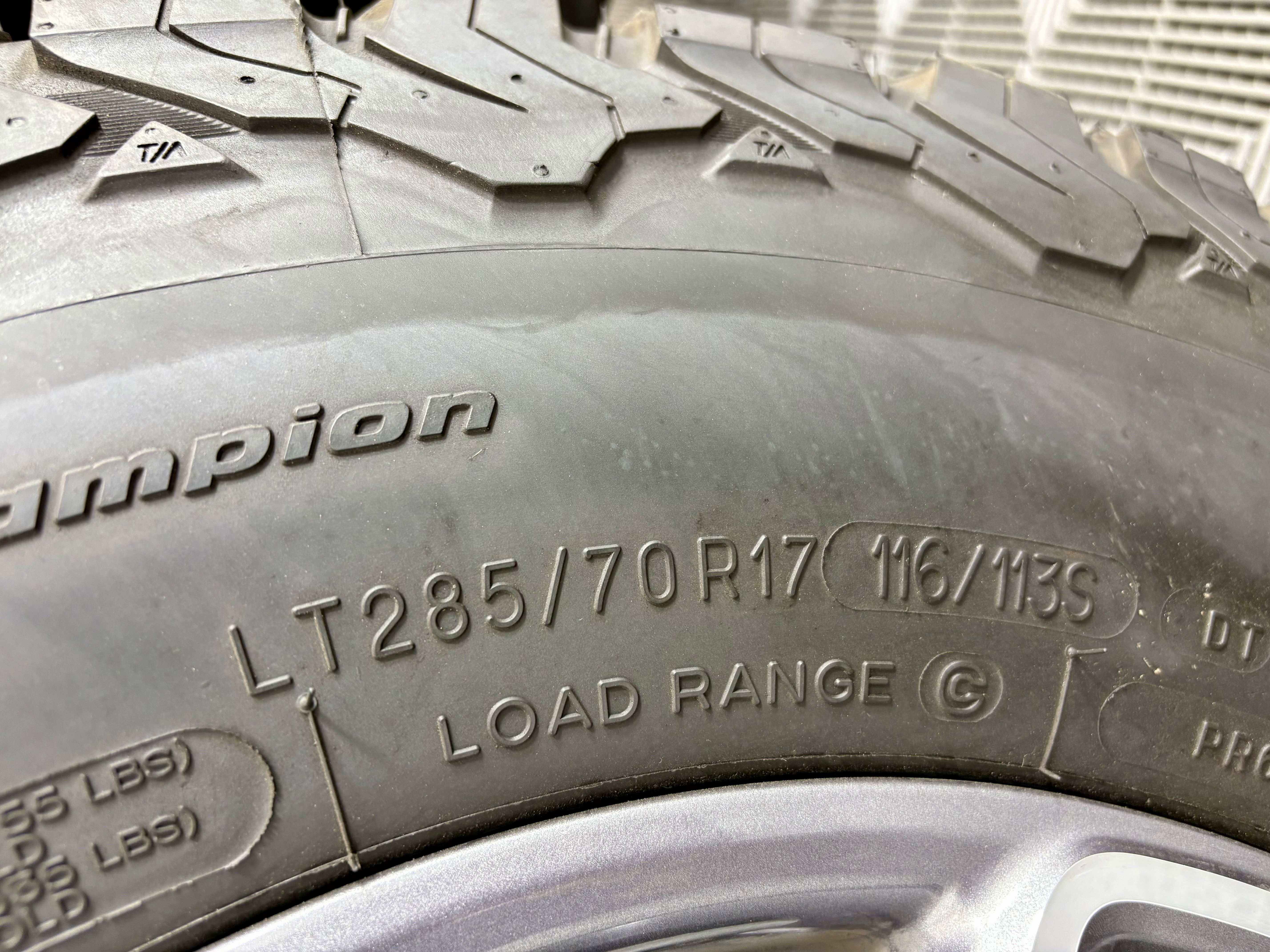 Used 2025 Green Metallic Ford Badlands image 10