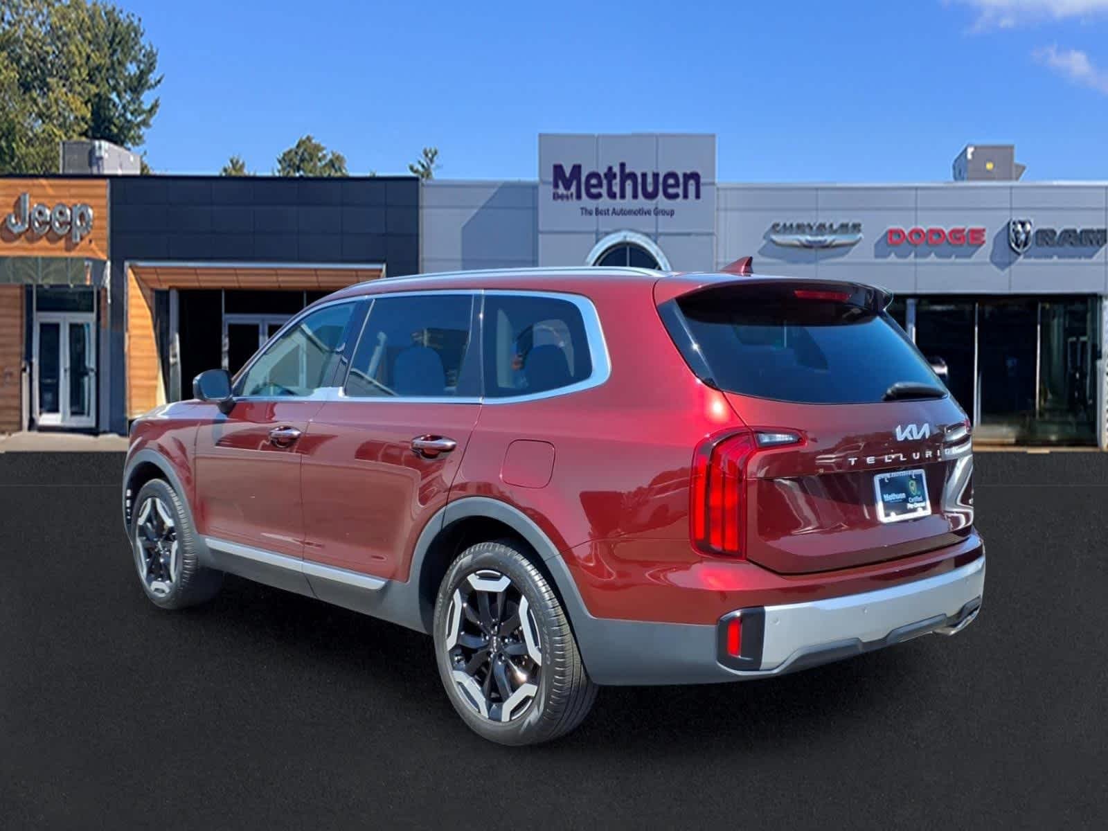 Used 2023 Dawning Red Kia S image 7