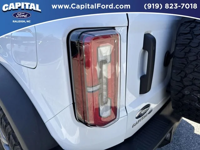 Used 2025 White Ford Badlands image 15