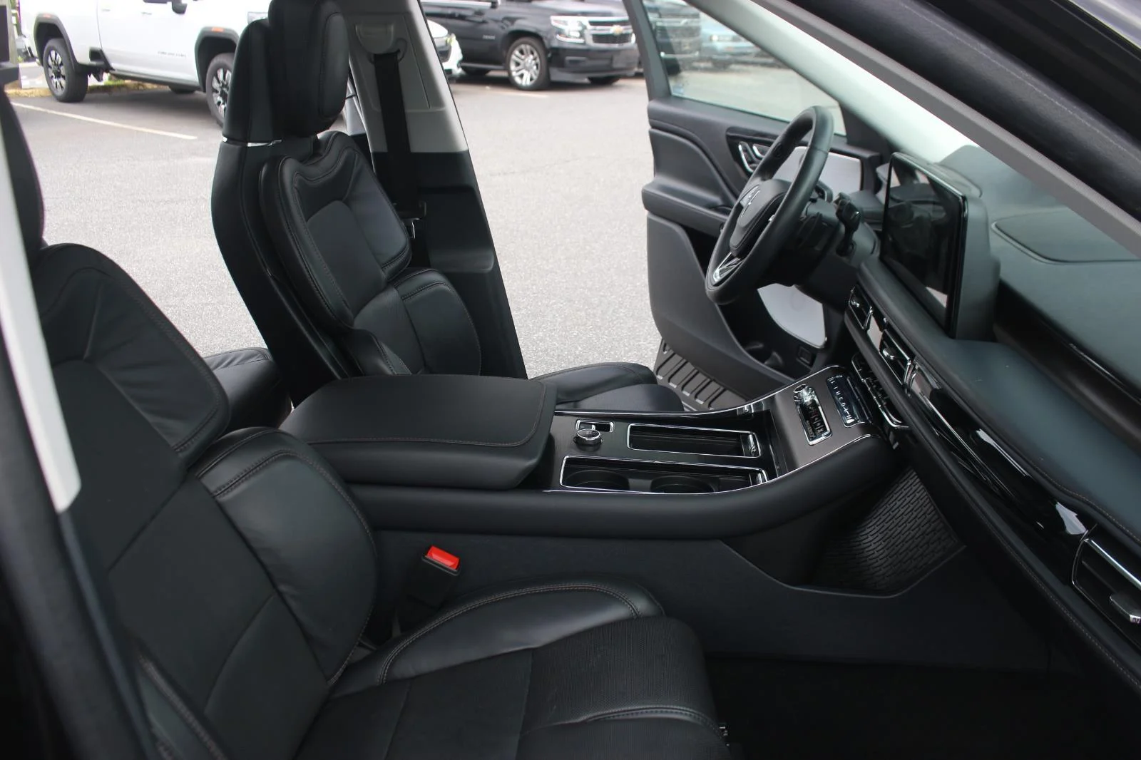 Used 2025 Black Lincoln Reserve image 34